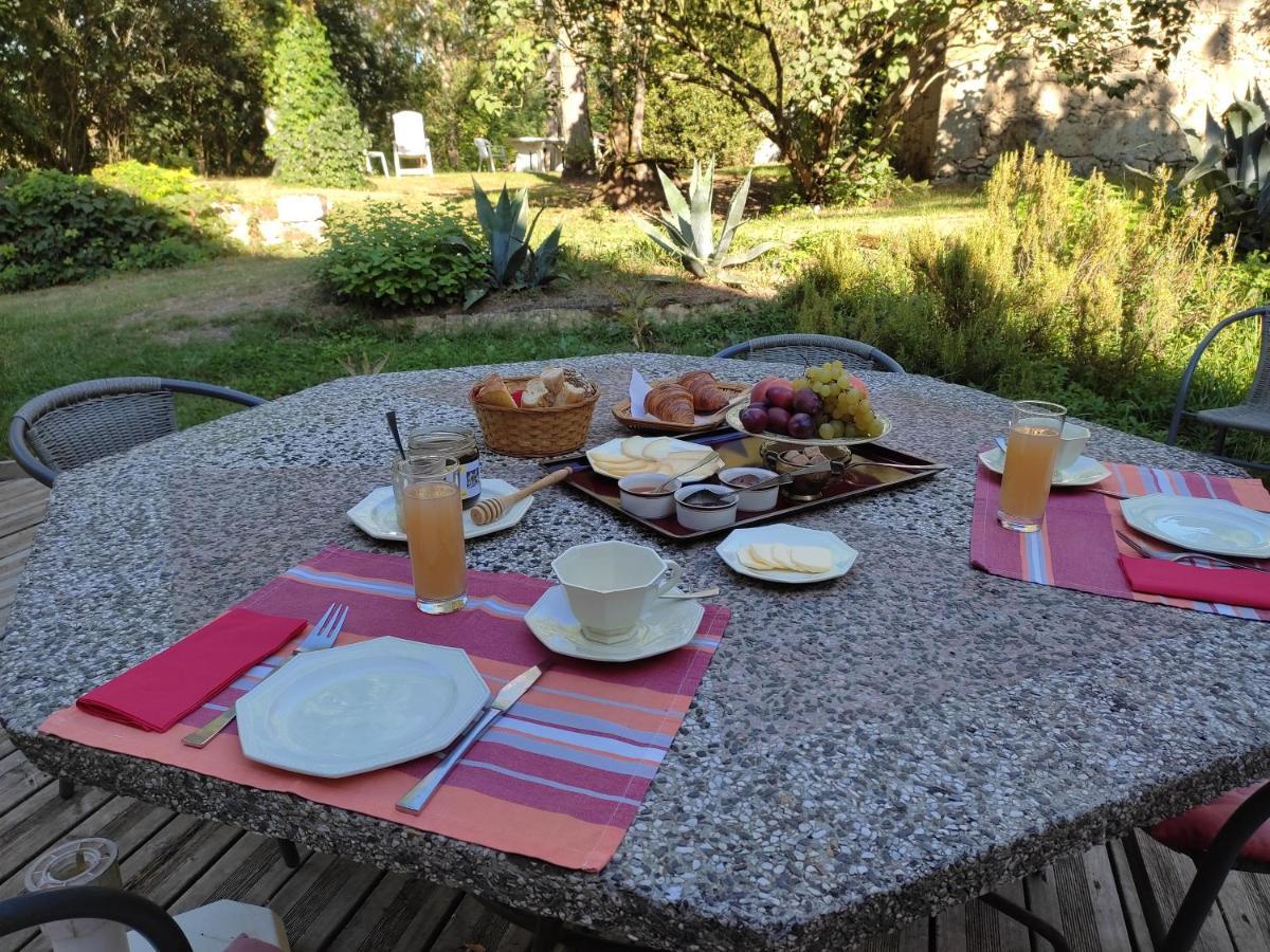 Bed and Breakfast Le Logis Du Pradet Moncrabeau Экстерьер фото
