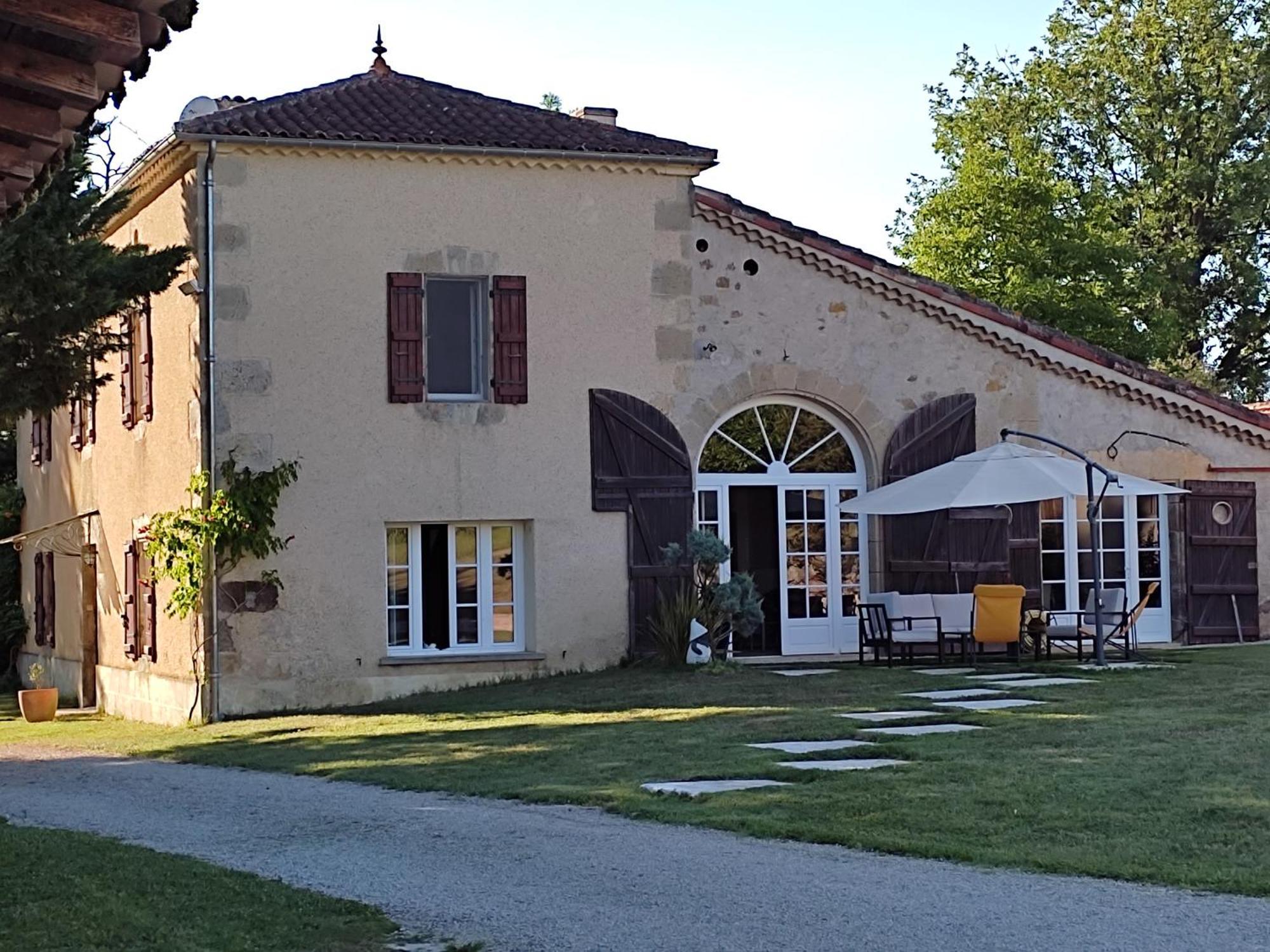 Bed and Breakfast Le Logis Du Pradet Moncrabeau Экстерьер фото
